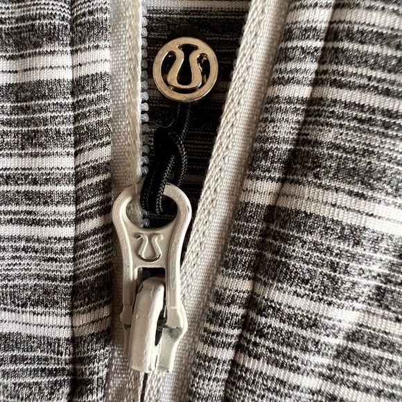 Lululemon Woman White Gray Striped Zipper Up Jacket Size 4 - Picture 10 of 16